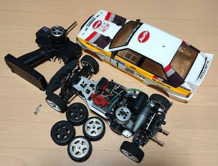 ラジコン エンジンカー Audi