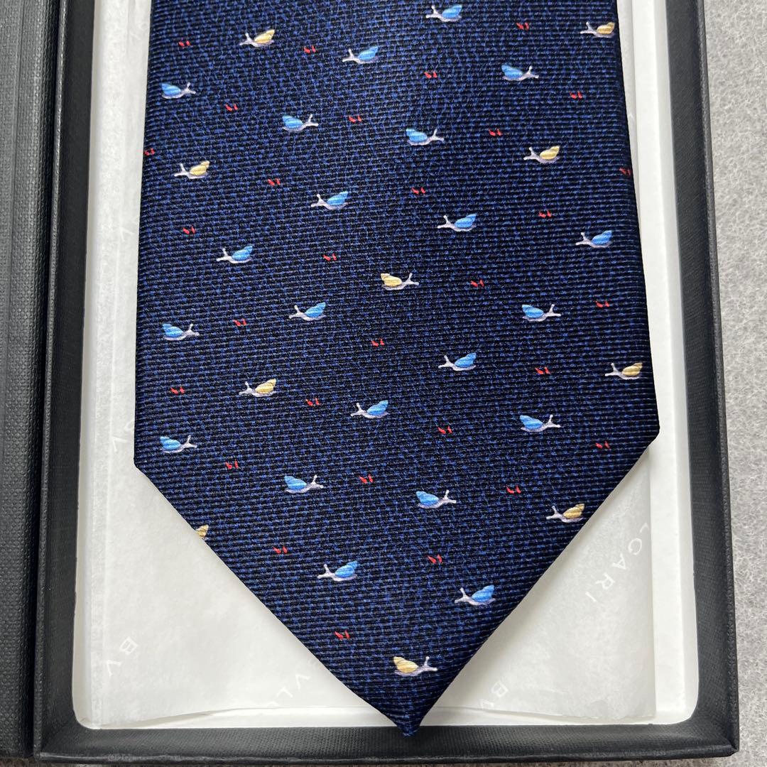 未使用タグ付　箱付　ブルガリ　ネクタイ　紺　セッテピエゲ　重厚感