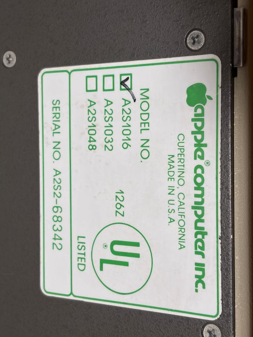 Apple II Plus コンピュータ MODEL NO. A2S1016