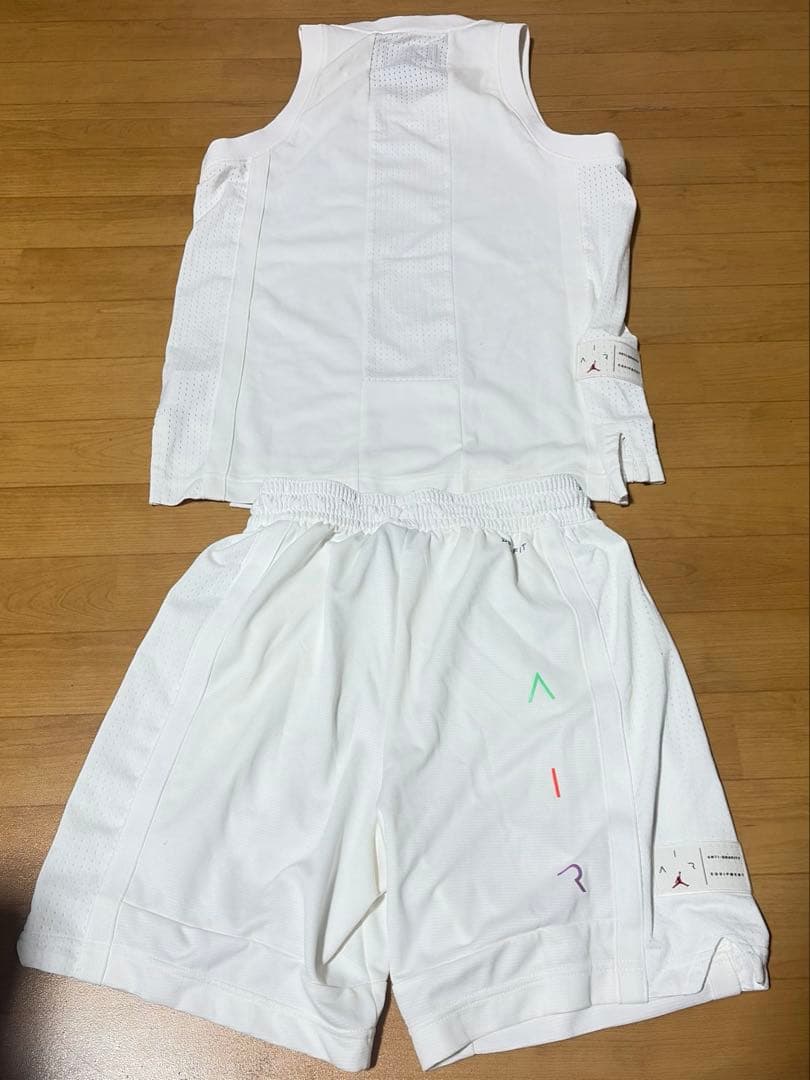 Jordan ホワイト タンクトップとショーツセット Mサイズ