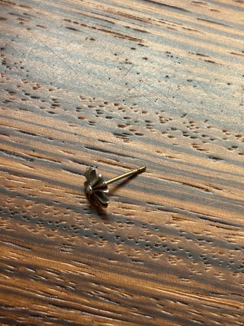 クロムハーツ　CHプラススタッド　ピアス