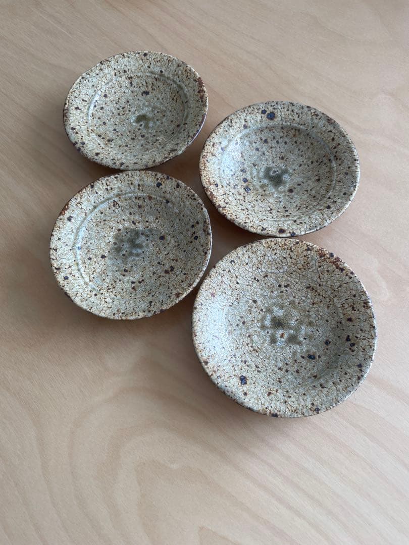 【30日で出品終了】馬渡新平さん、陶器製 皿 4枚セット