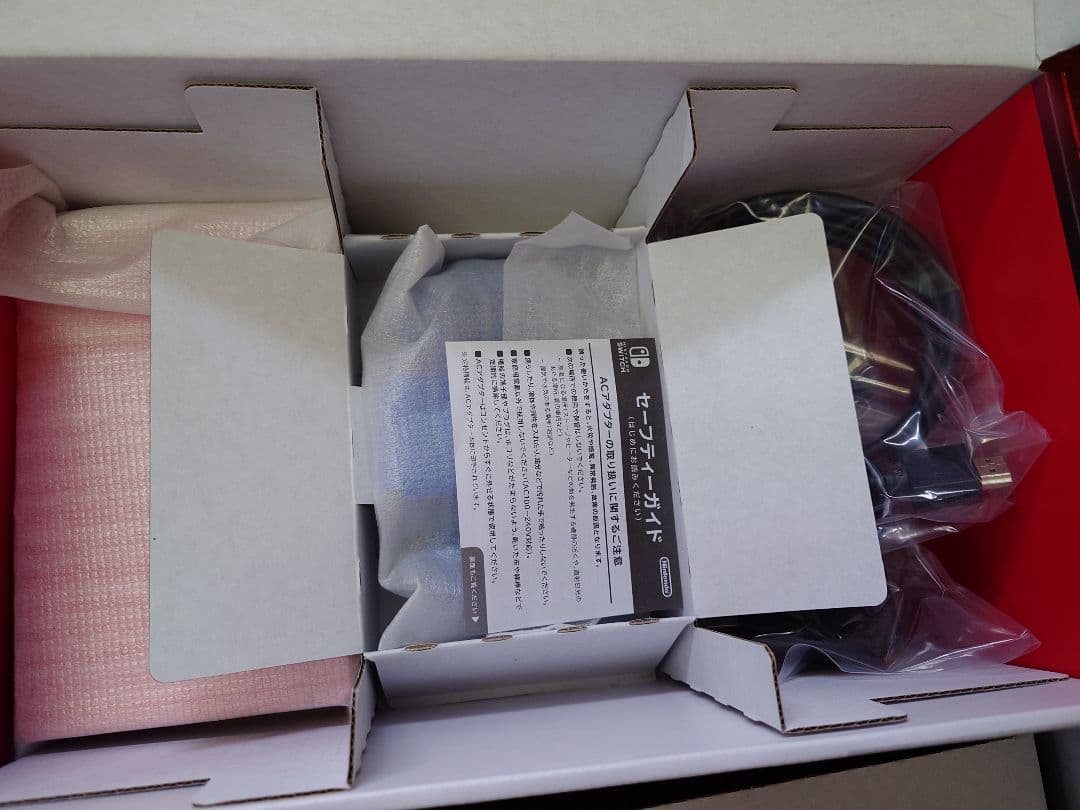 Nintendo Switch マリオカラー 本体と付属品