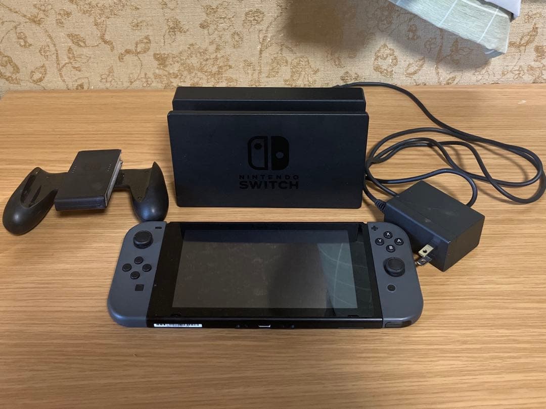 Switch本体、ジョイコン、ドック、グリップ、ACアダプター