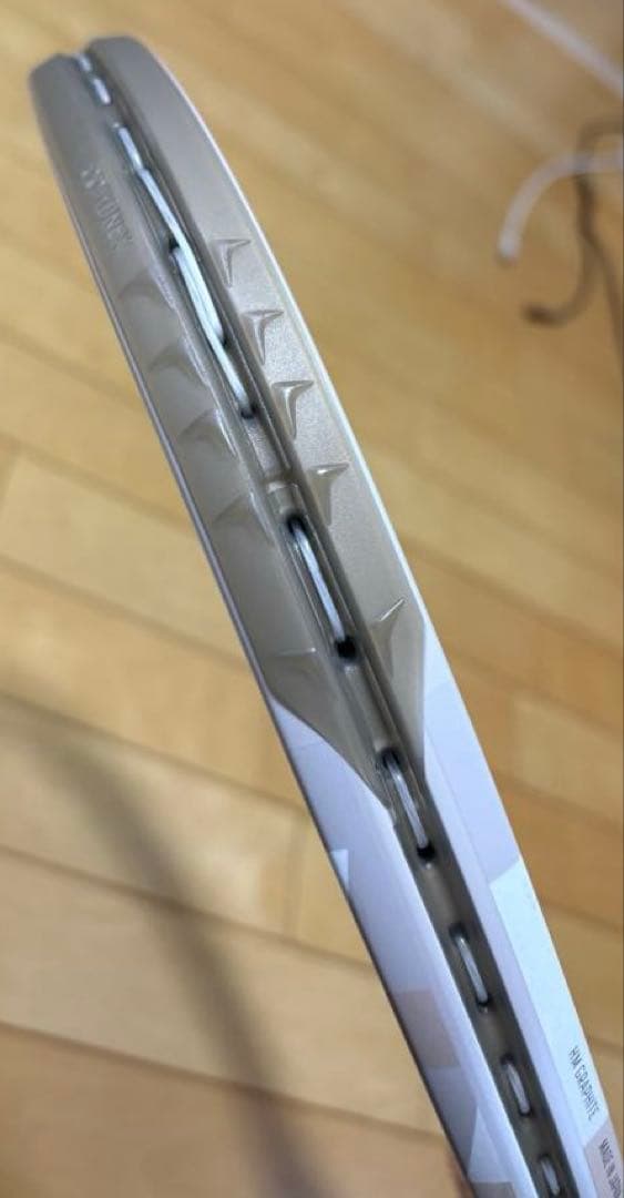 美品ヨネックス ブイコア100YONEX VCORE100 サンドベージュG2