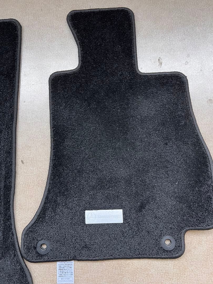 メルセデスベンツC205系フロアマット
