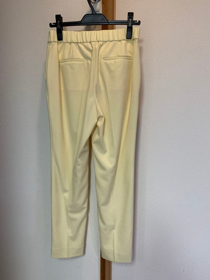 theory luxeイエロースリムテーパードパンツ38 新品タグ付き
