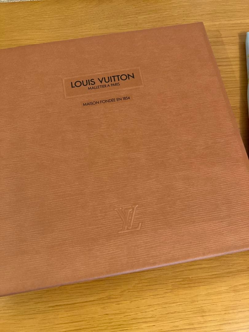 LOUIS VUITTON ヴィトン シルク大判スカーフ 水色 乗り物 箱あり