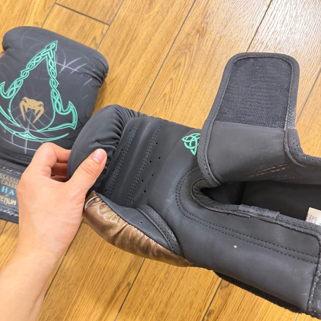 激レア Venum アサシンクリード ボクシンググローブ