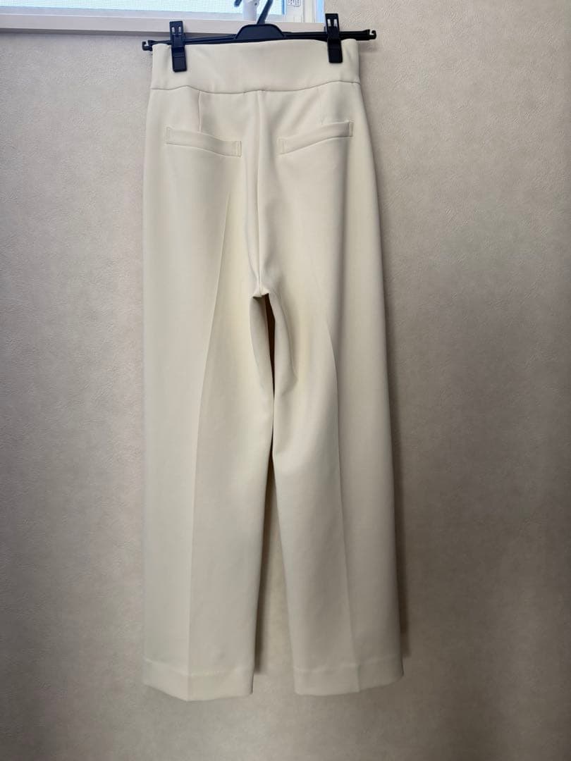 carla カーラ　ビラクパンツ　sサイズ　サイズ0 ホワイト