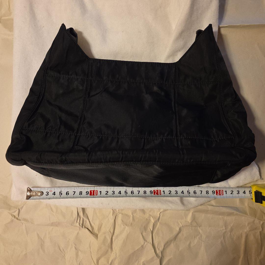 PRADA ブラックナイロンショルダーバッグ　プラチェーン　黒