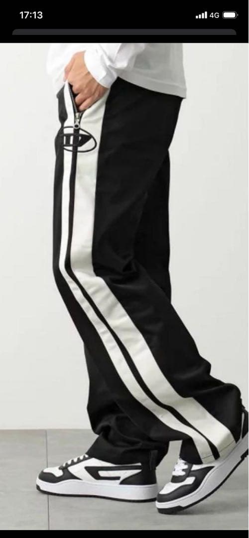サイドストライプ 黒白 ストレートパンツ
