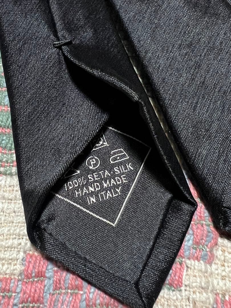 美品 Brioniグレーソリッドネクタイ ブリオーニ シルク100%