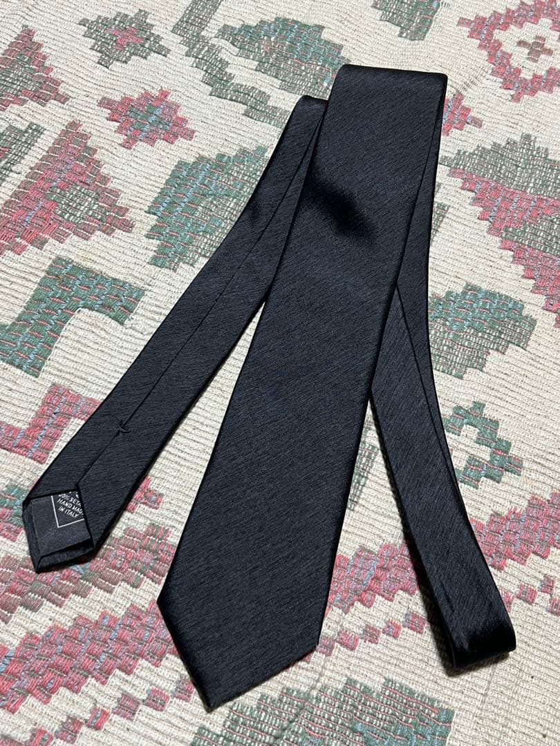 美品 Brioniグレーソリッドネクタイ ブリオーニ シルク100%