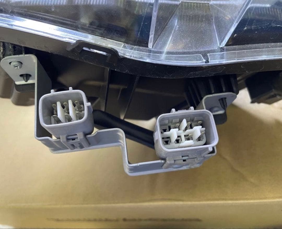 令和２年式　80ヴォクシー 後期ヘッドライト