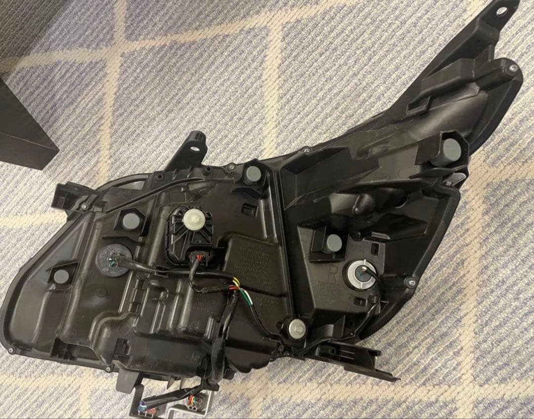 令和２年式　80ヴォクシー 後期ヘッドライト