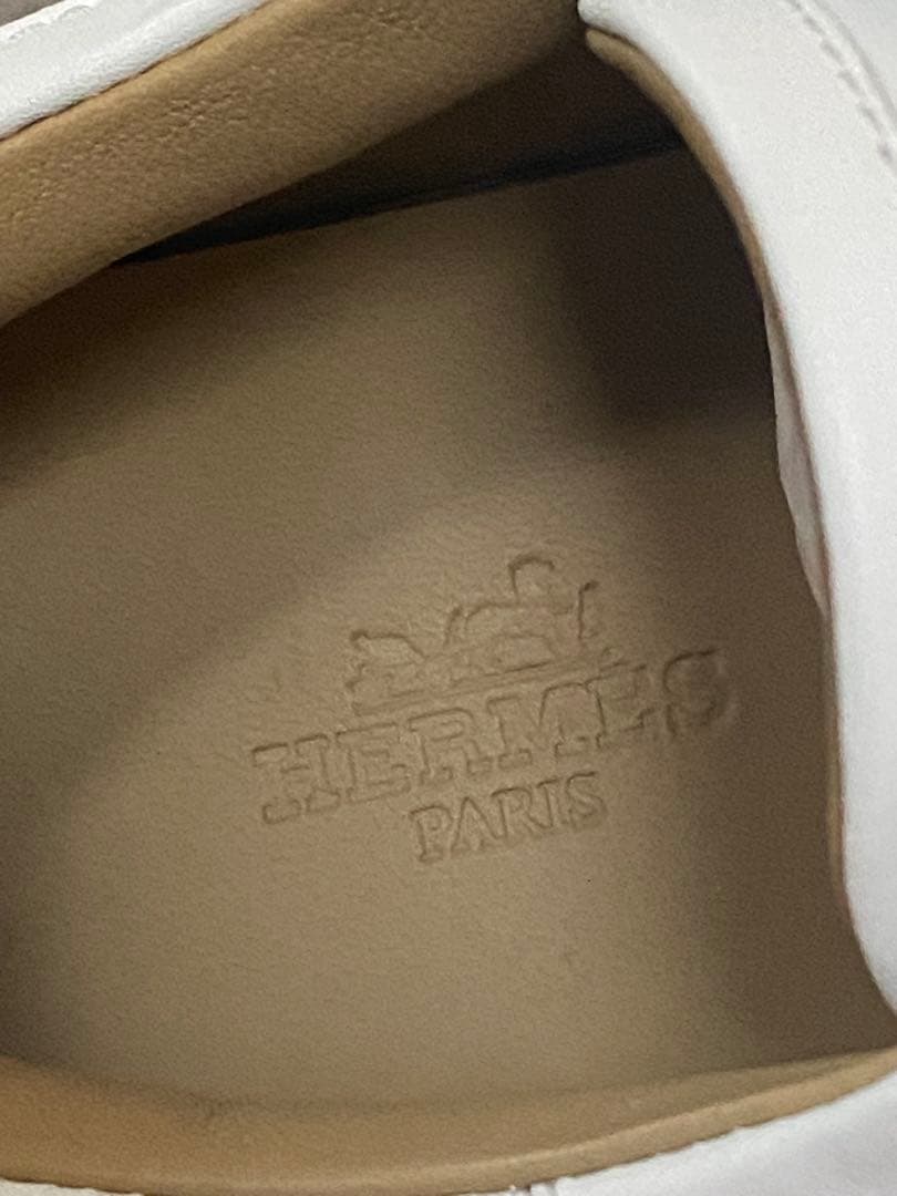 HERMES ホワイトレザー スタッズスニーカー