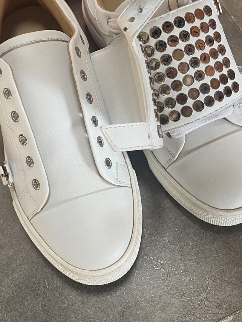 HERMES ホワイトレザー スタッズスニーカー