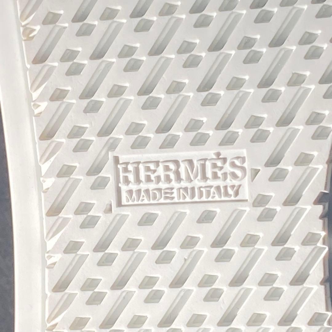 HERMES ホワイトレザー スタッズスニーカー