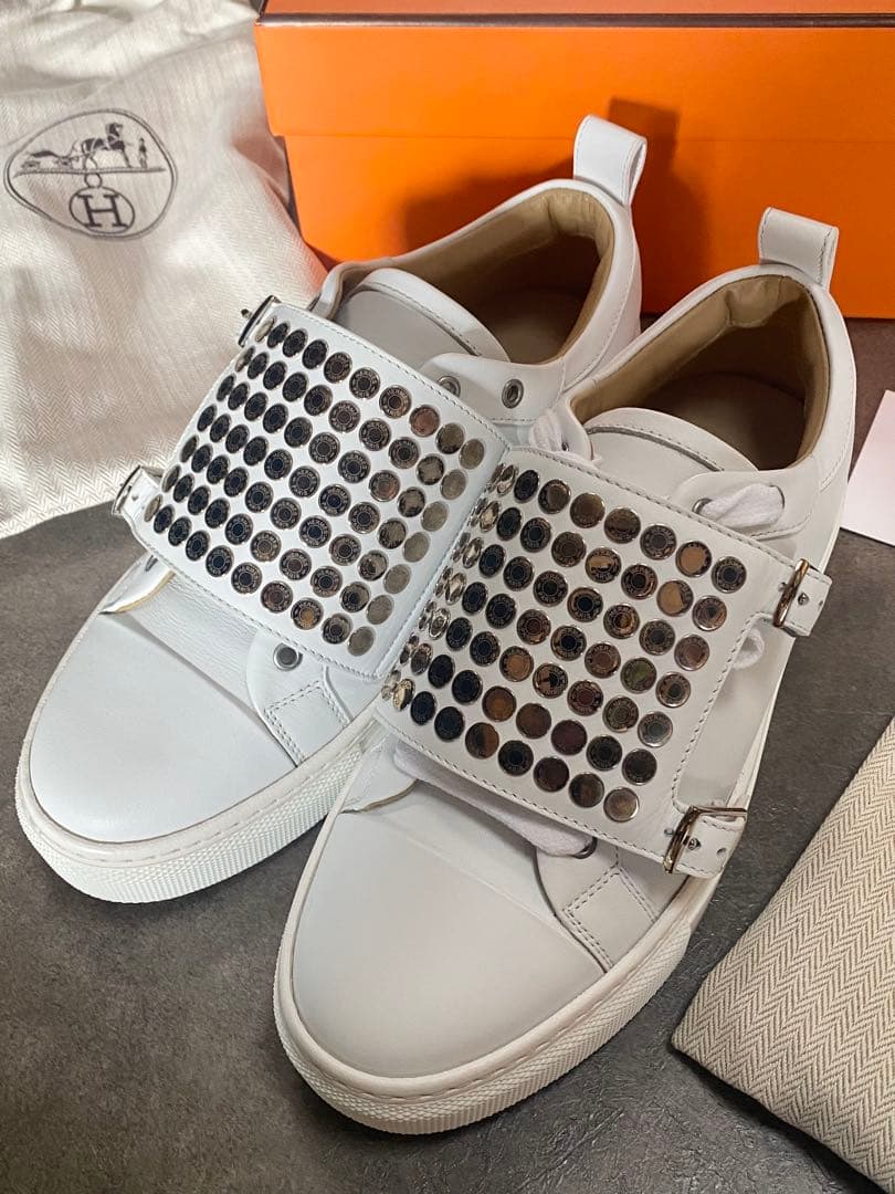 HERMES ホワイトレザー スタッズスニーカー