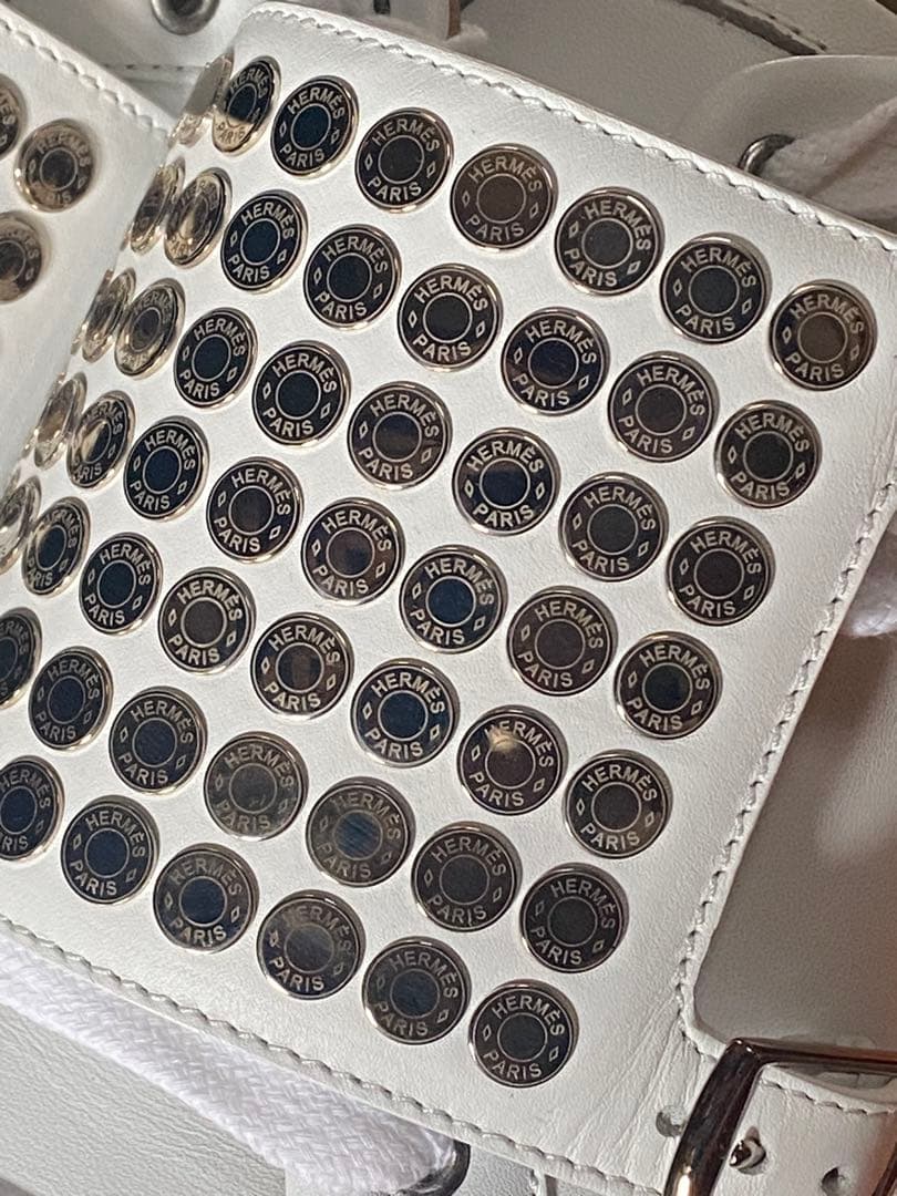 HERMES ホワイトレザー スタッズスニーカー