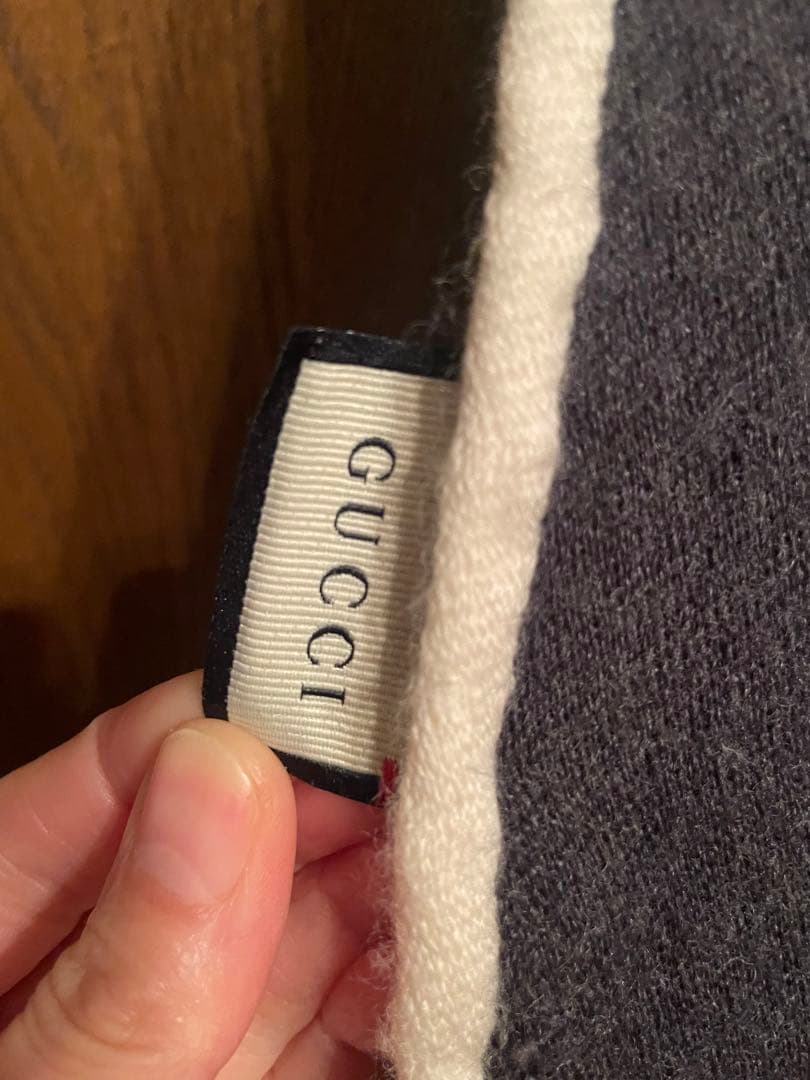 GUCCI ロゴ入りストライプマフラー