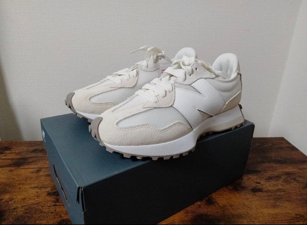 ★特価★　新品 ニューバランス　スニーカー　U327　24.0cm　送料込