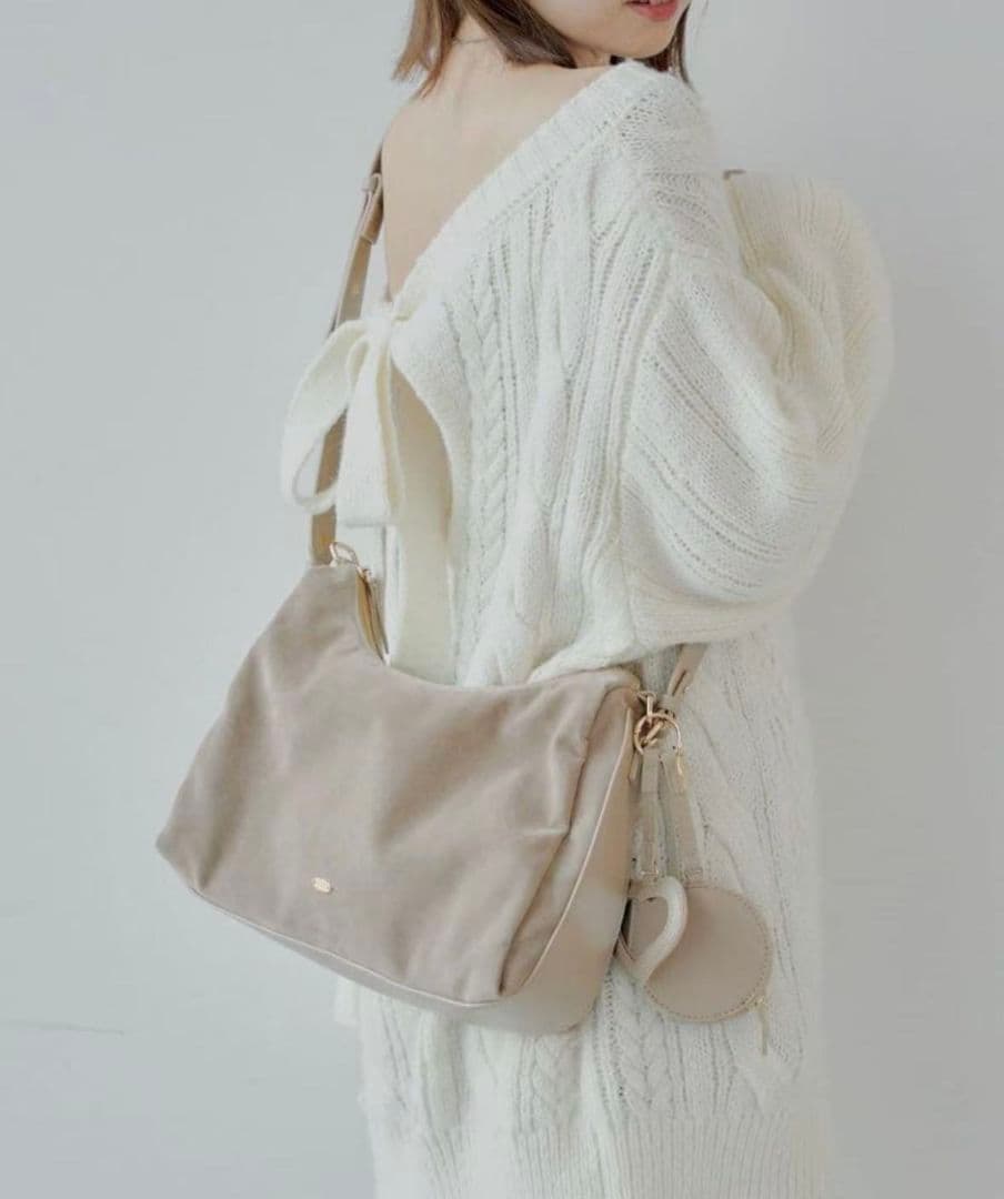 むむ•*Chico ポーチチャーム付きスエードコンビボストンバッグ