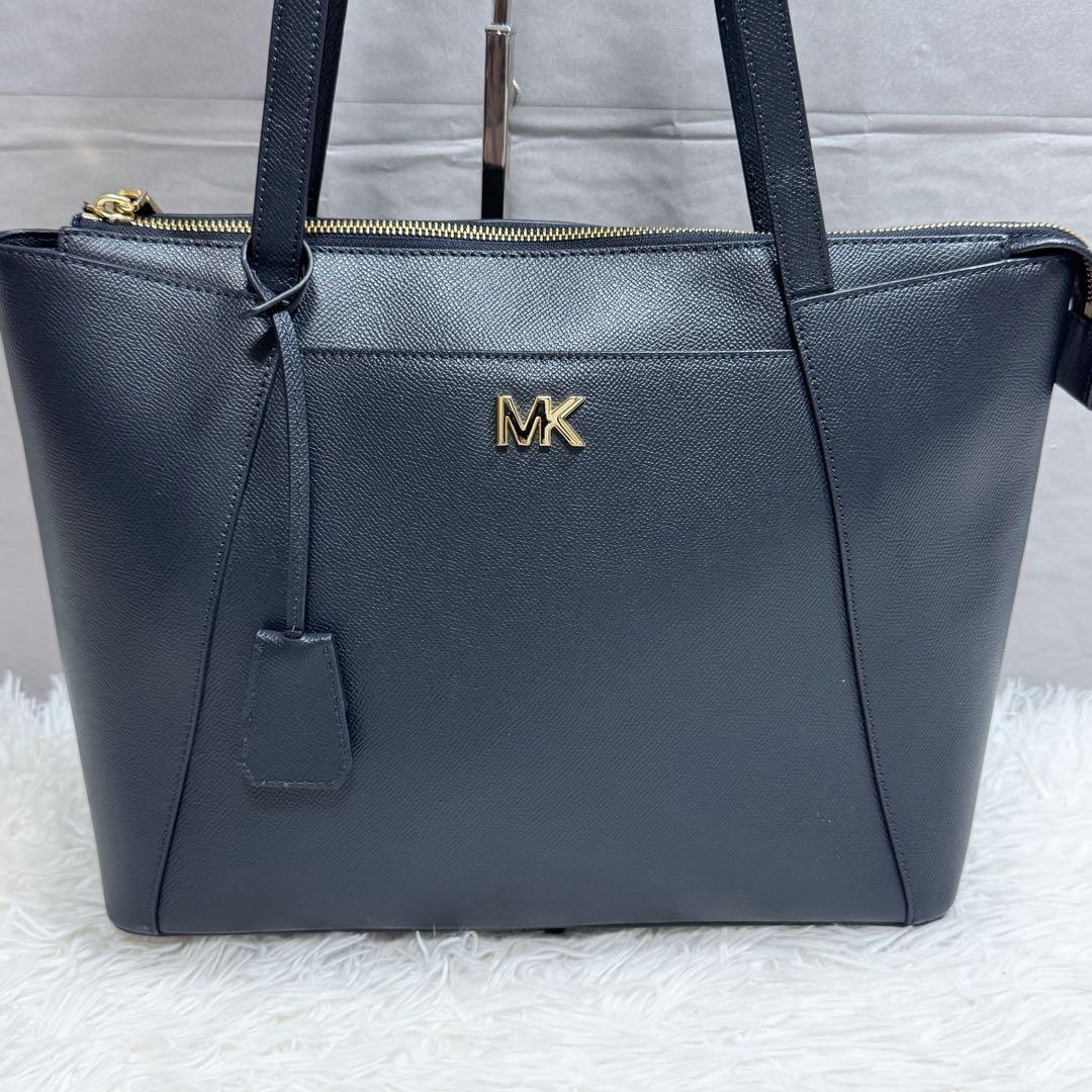 超美品✨マイケルコース　トートバッグ　ショルダーバッグ　A4可能　自立可能