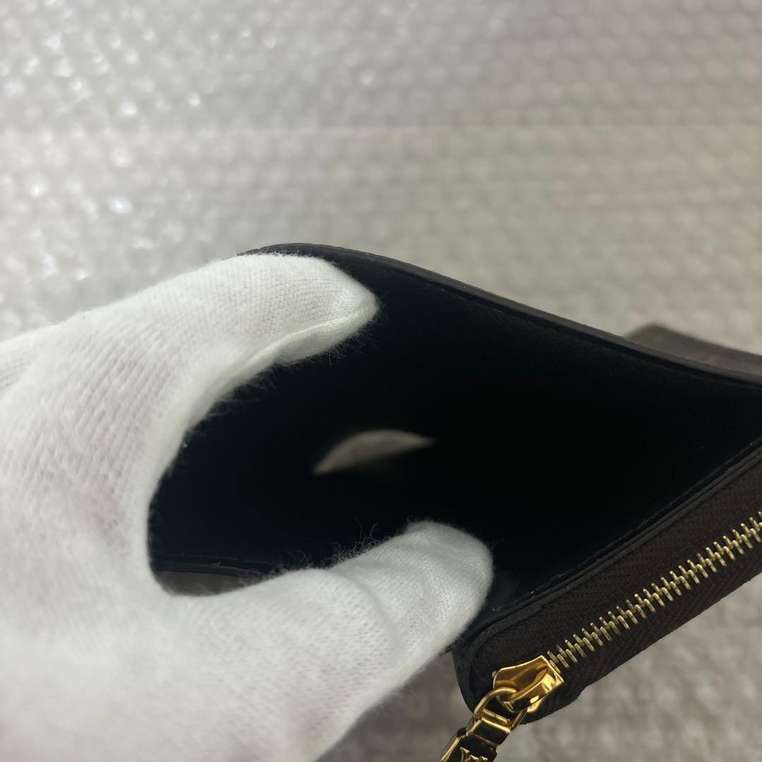 LOUIS VUITTON 二つ折り財布