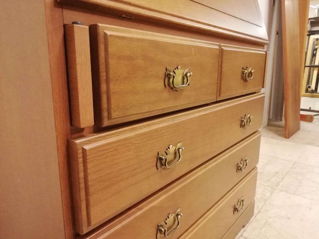 モデルルーム展示品　天然木楢材を使用したライティングビューローデスク 書斎机