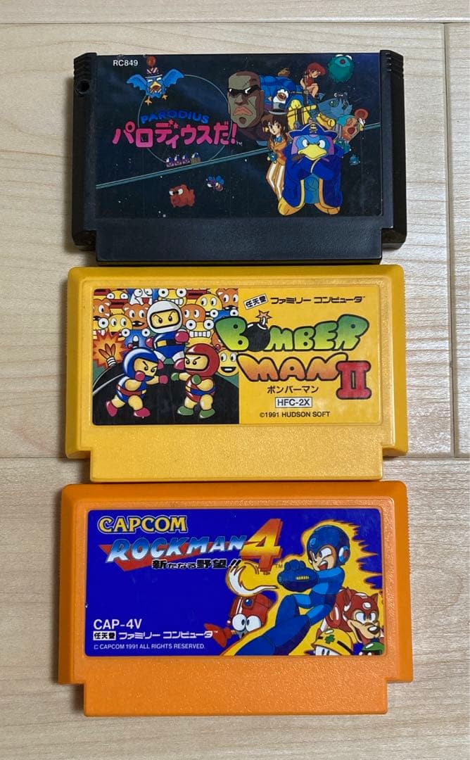 ファミコンハードFC HANDY ・ファミコンソフト11本まとめ売り