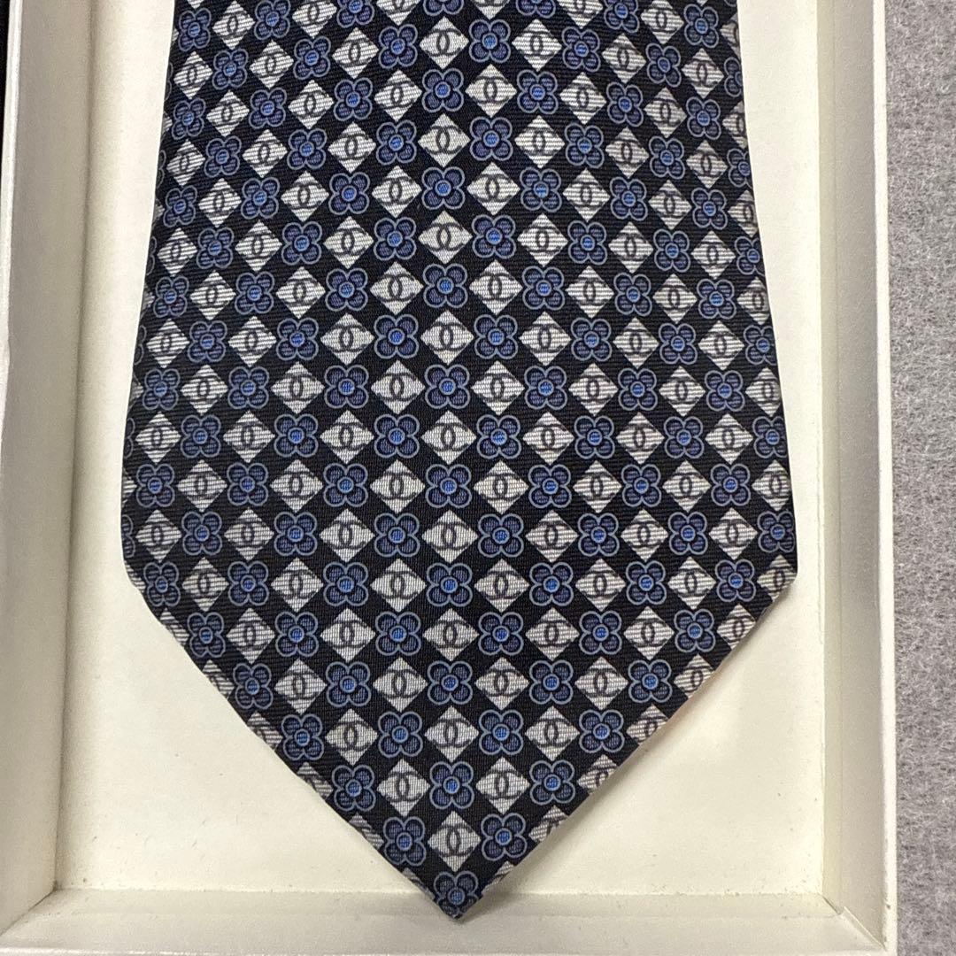 美品　シャネル　ネクタイ　黒・紺　CCココマーク 花柄　チェーン付