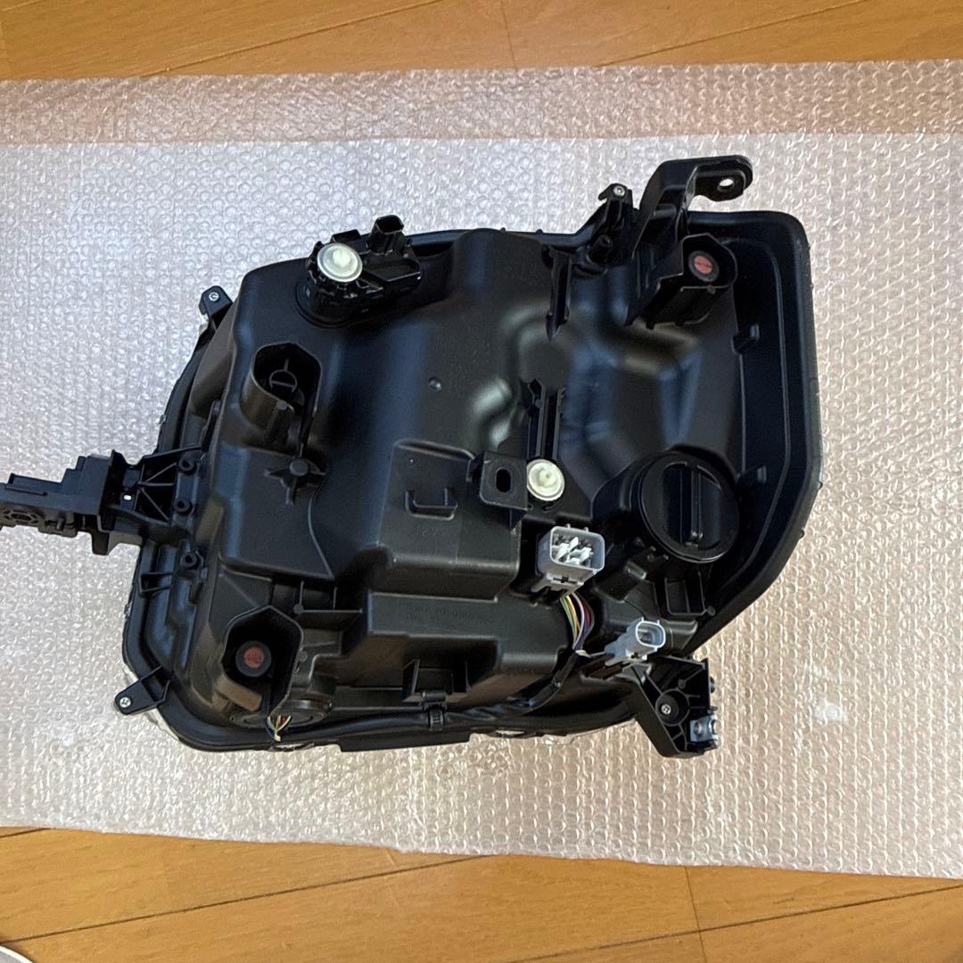 ムーヴ　キャンバス　LA850S LED ヘッドライト　右側　美品