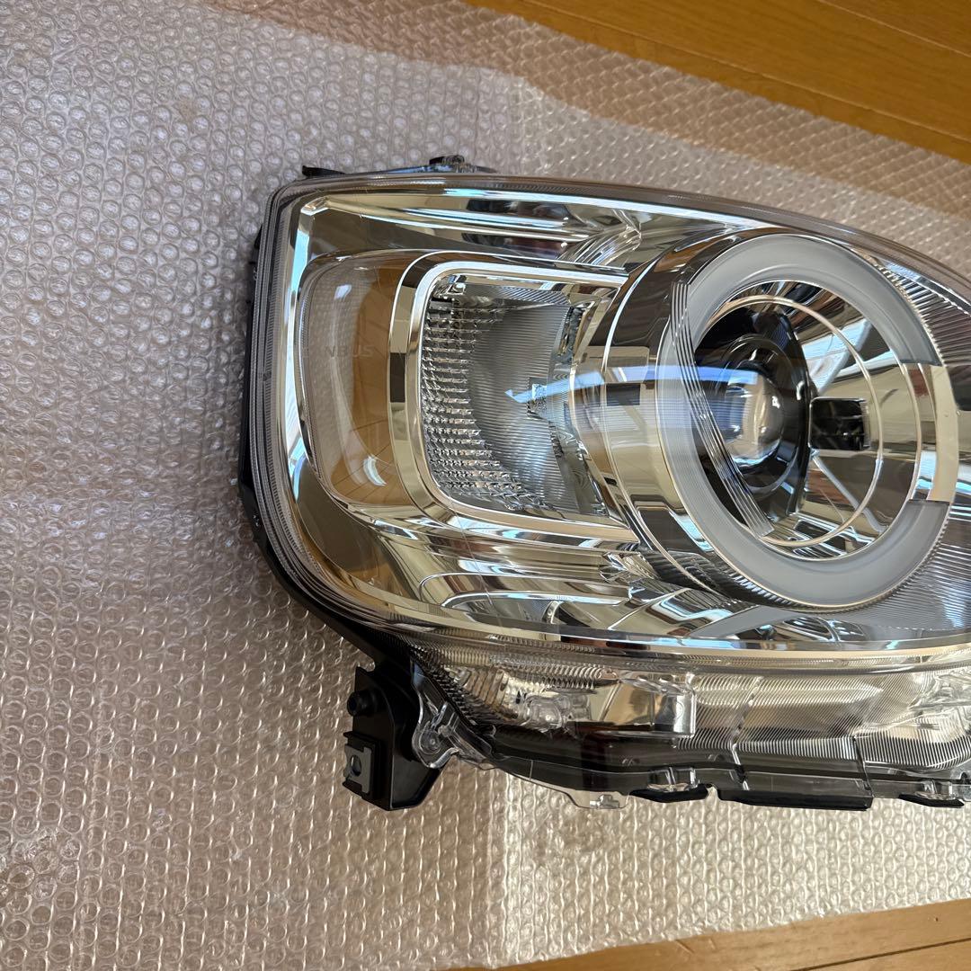 ムーヴ　キャンバス　LA850S LED ヘッドライト　右側　美品