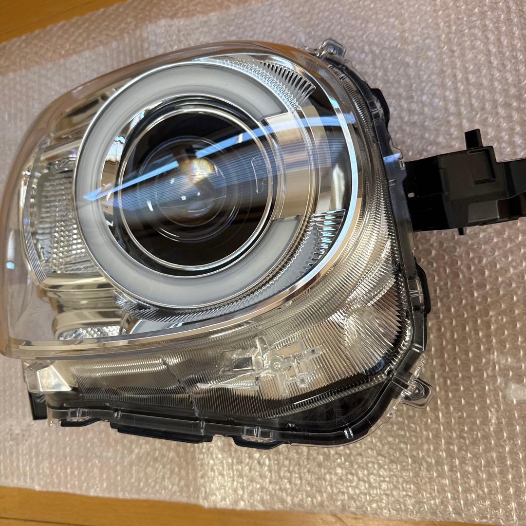 ムーヴ　キャンバス　LA850S LED ヘッドライト　右側　美品
