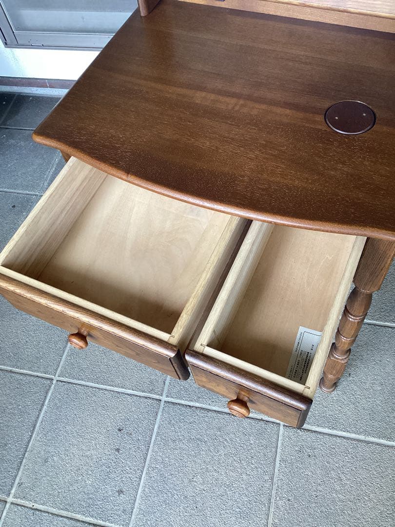 [ ハッシー　]カリモク　コロニアルシリーズ　ドレッサー