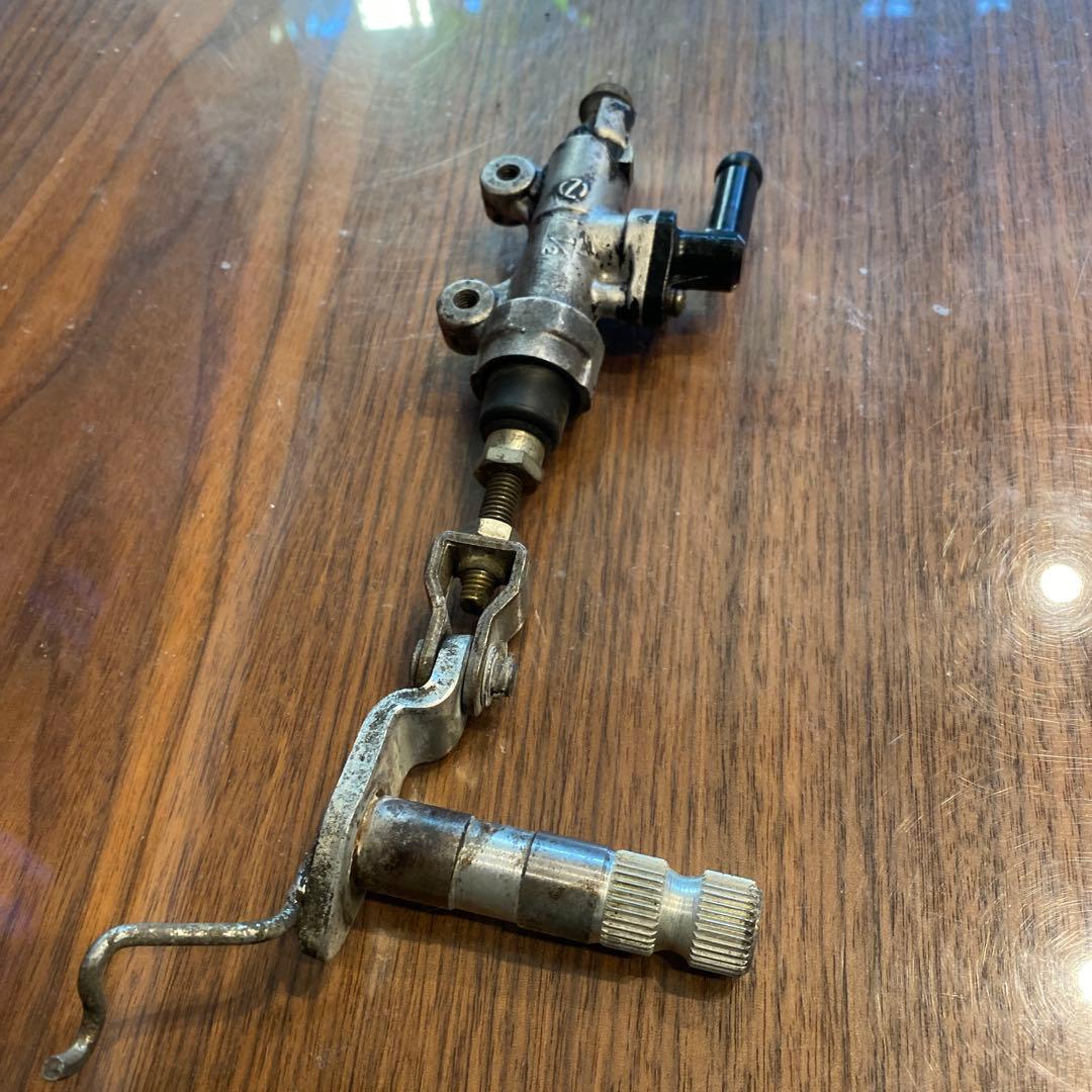 CBR400Fリヤブレーキマスター実働車外し　CBX400Fに使用品