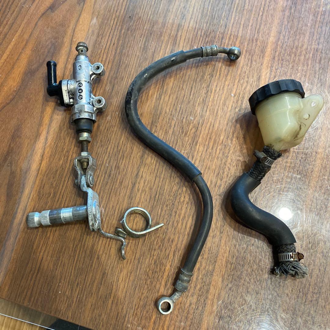 CBR400Fリヤブレーキマスター実働車外し　CBX400Fに使用品