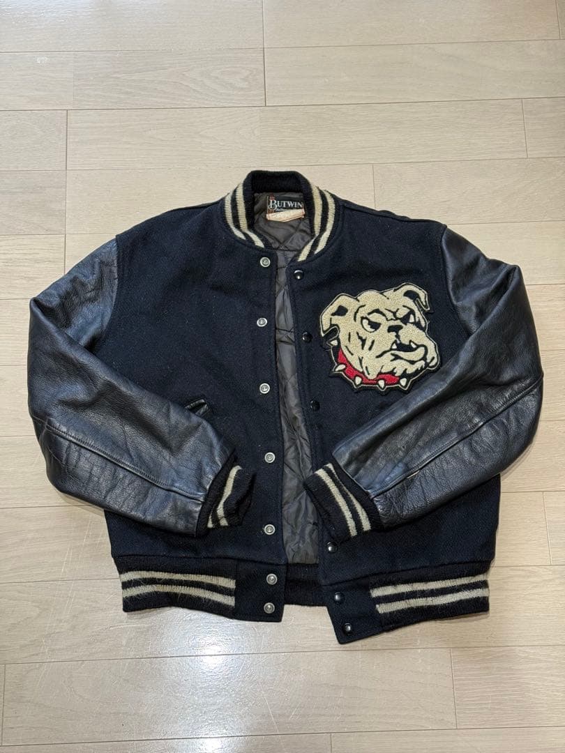 【BUT WIN】　レザー　スタジャン 黒　古着　36サイズ