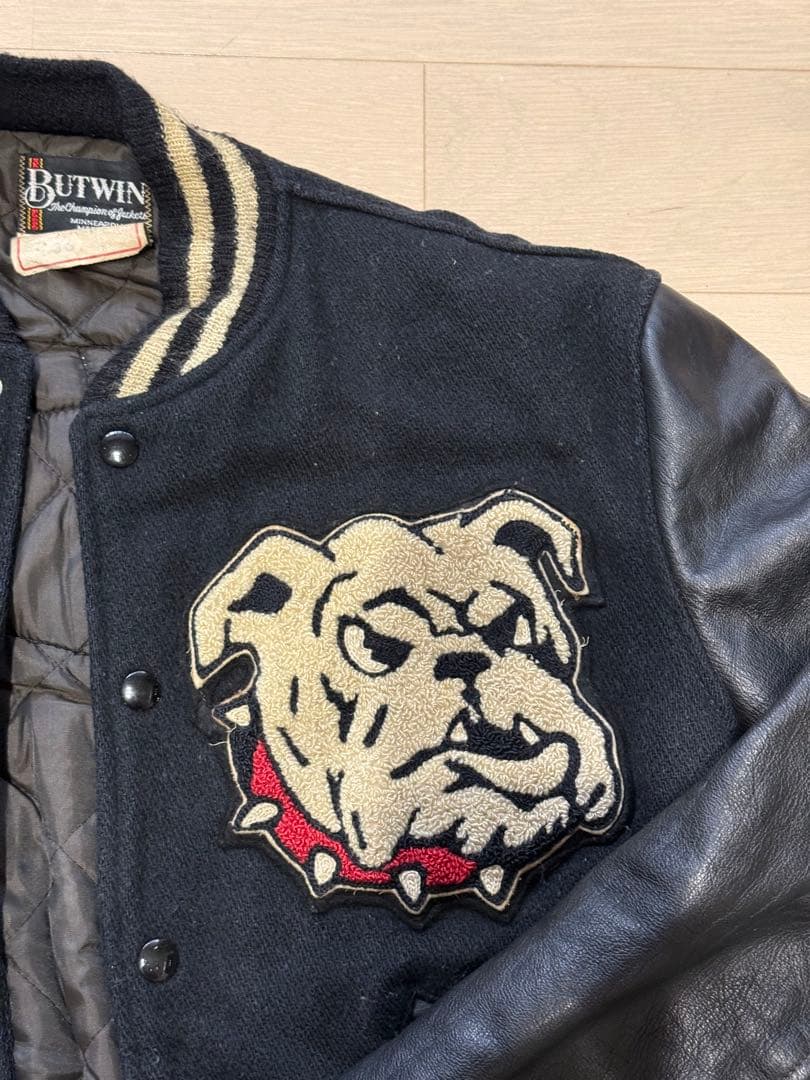 【BUT WIN】　レザー　スタジャン 黒　古着　36サイズ