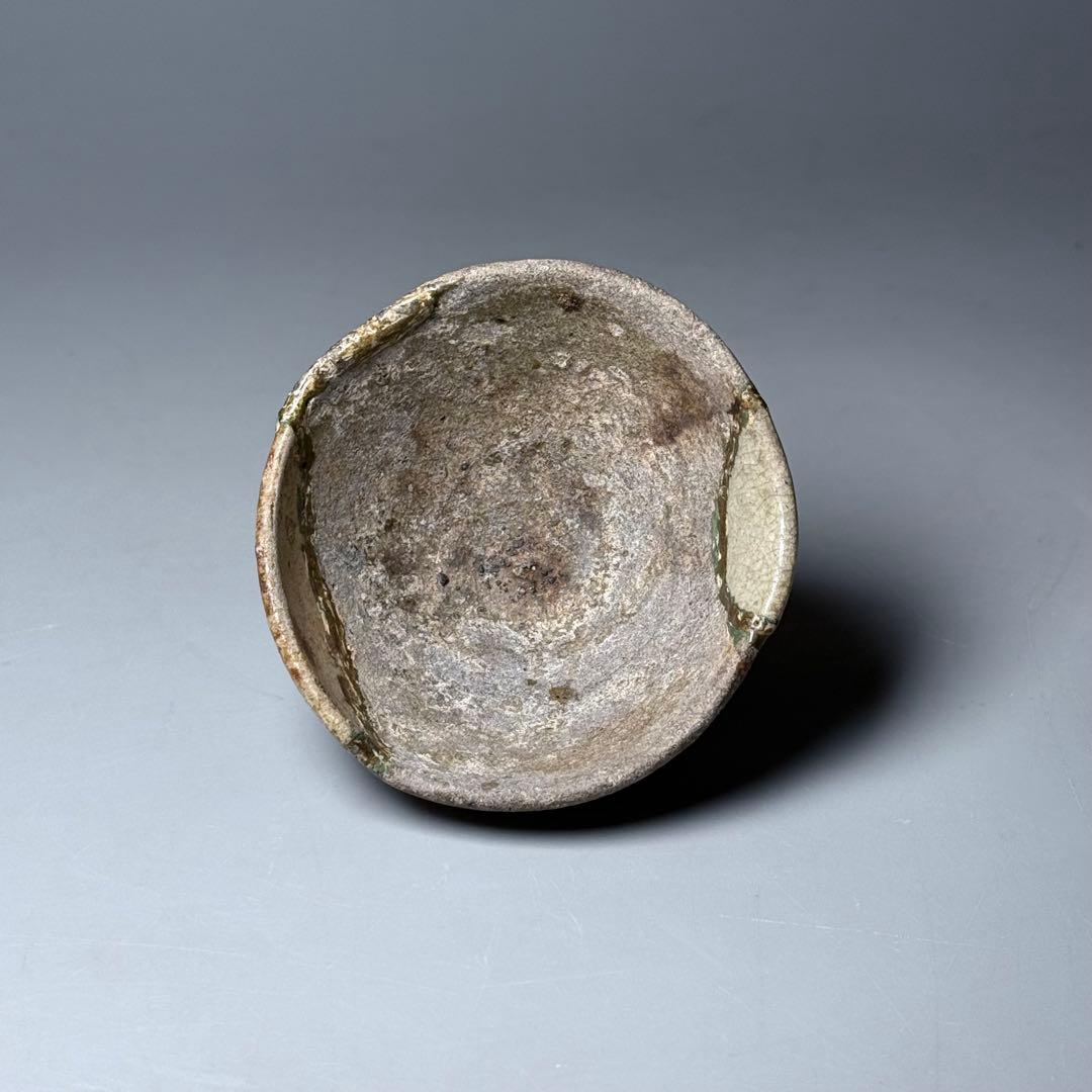 桃山〜江戸前期　古唐津　ぐい呑み　枇杷色釉　梅花皮　古美術　蒐集家　枯れの美