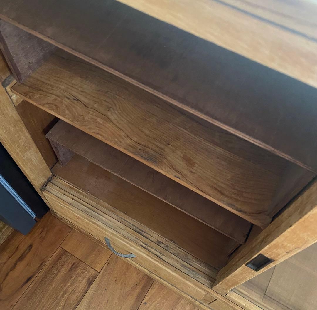 【送料込み】古い木の食器棚