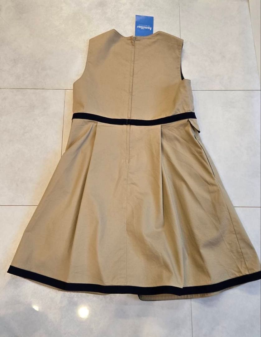 《新品タグ》familiar（ファミリア）ネイビー切替ワンピース、サイズ120