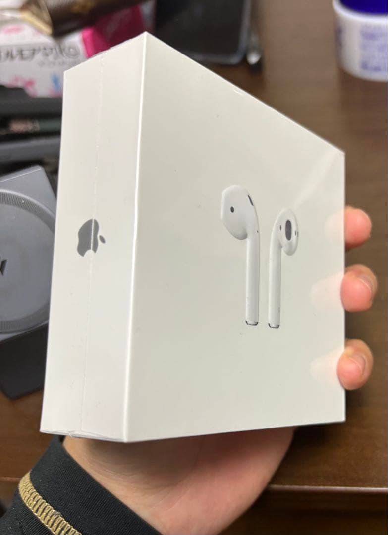 AirPods with Charging Case（第2世代）