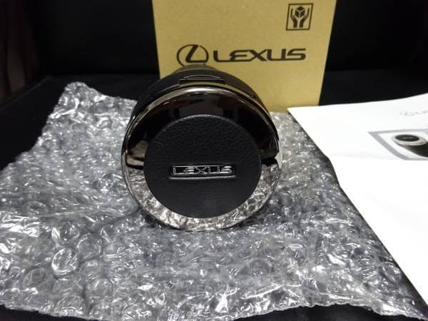 ＜レクサス純正新品＞正規LED点灯プレミアム仕様ロゴ入り/本革蓋仕上高級携帯灰皿