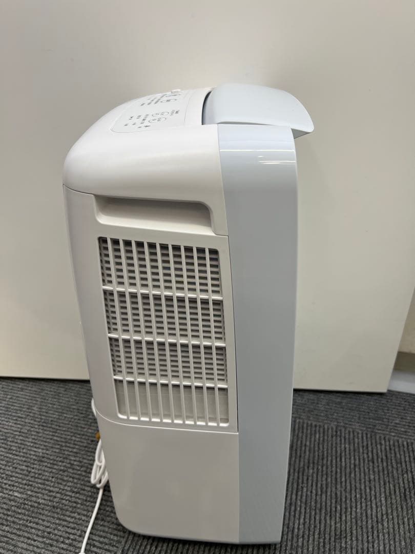 【ほぼ新品】シャープ 冷風衣類乾燥除湿機 CM-R100-W