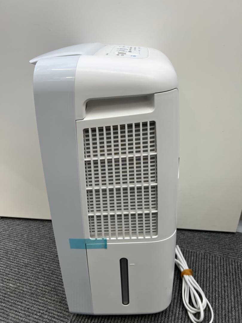 【ほぼ新品】シャープ 冷風衣類乾燥除湿機 CM-R100-W