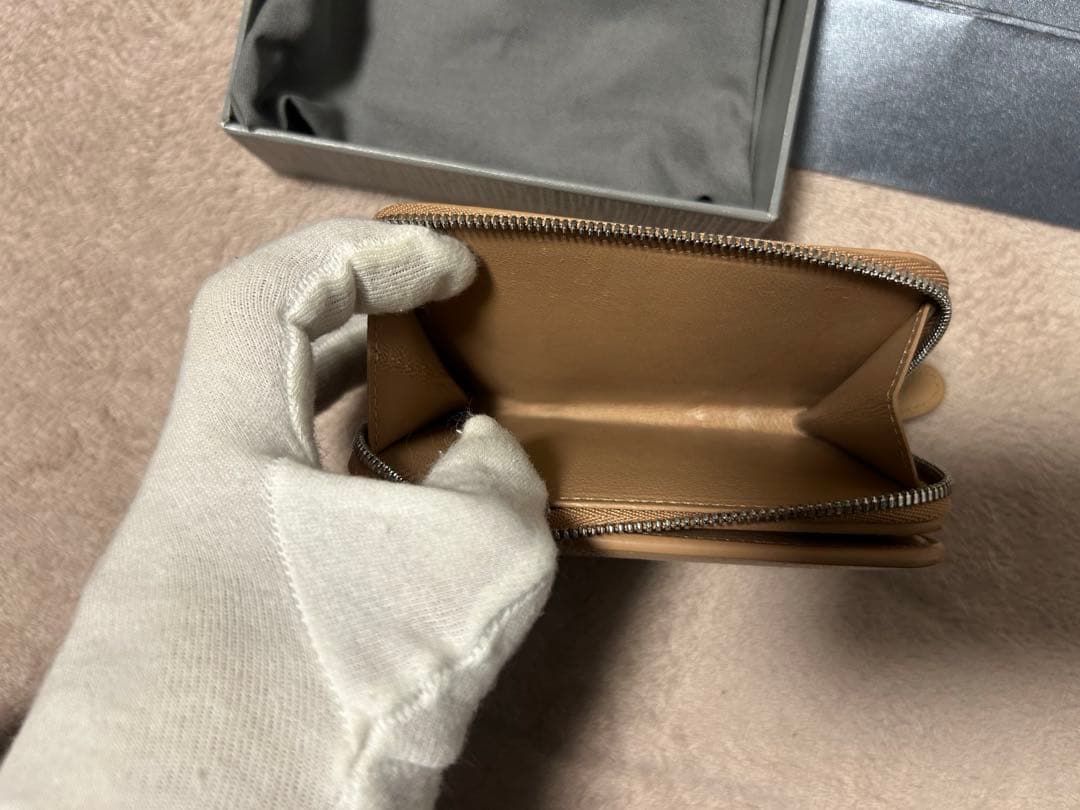 【りこ】BALENCIAGA ベージュ 二つ折り財布