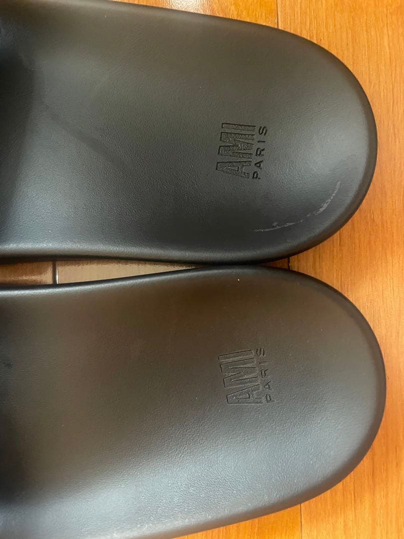 AMI PARIS ブラック スライドサンダル